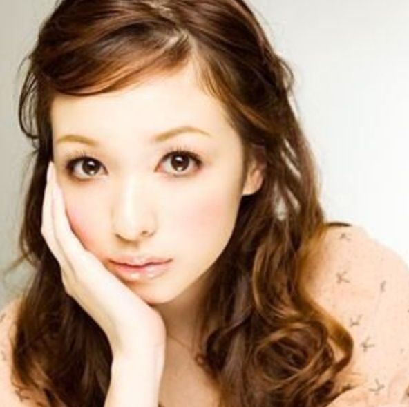 Baby Face アイシャドウの塗り方 タレ目メイク アジア女性のアイメイク Baby Face アイシャドウの塗り方 タレ目メイク アジア女性のアイメイク