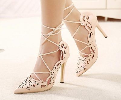 zapatos de novia color beige con correas | zapatos para bodas