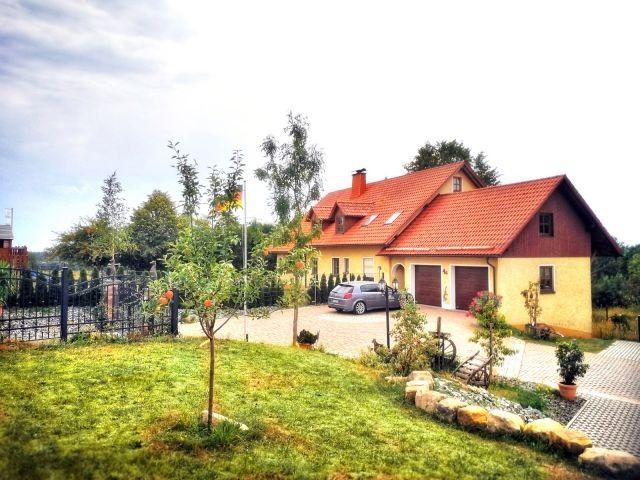Ein Paradies für Mensch UND Hund. Eingezäunter Garten ...