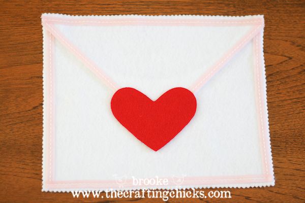 DIY Felt Valentine Envelopes {Pottery Barn Kids style} Valentines Diy