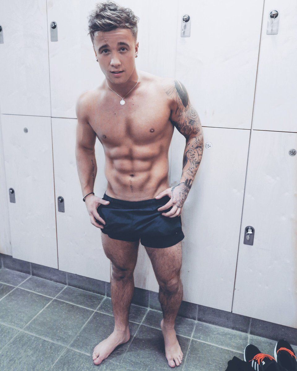 Hot Straight chlapci s veľkými vtáky