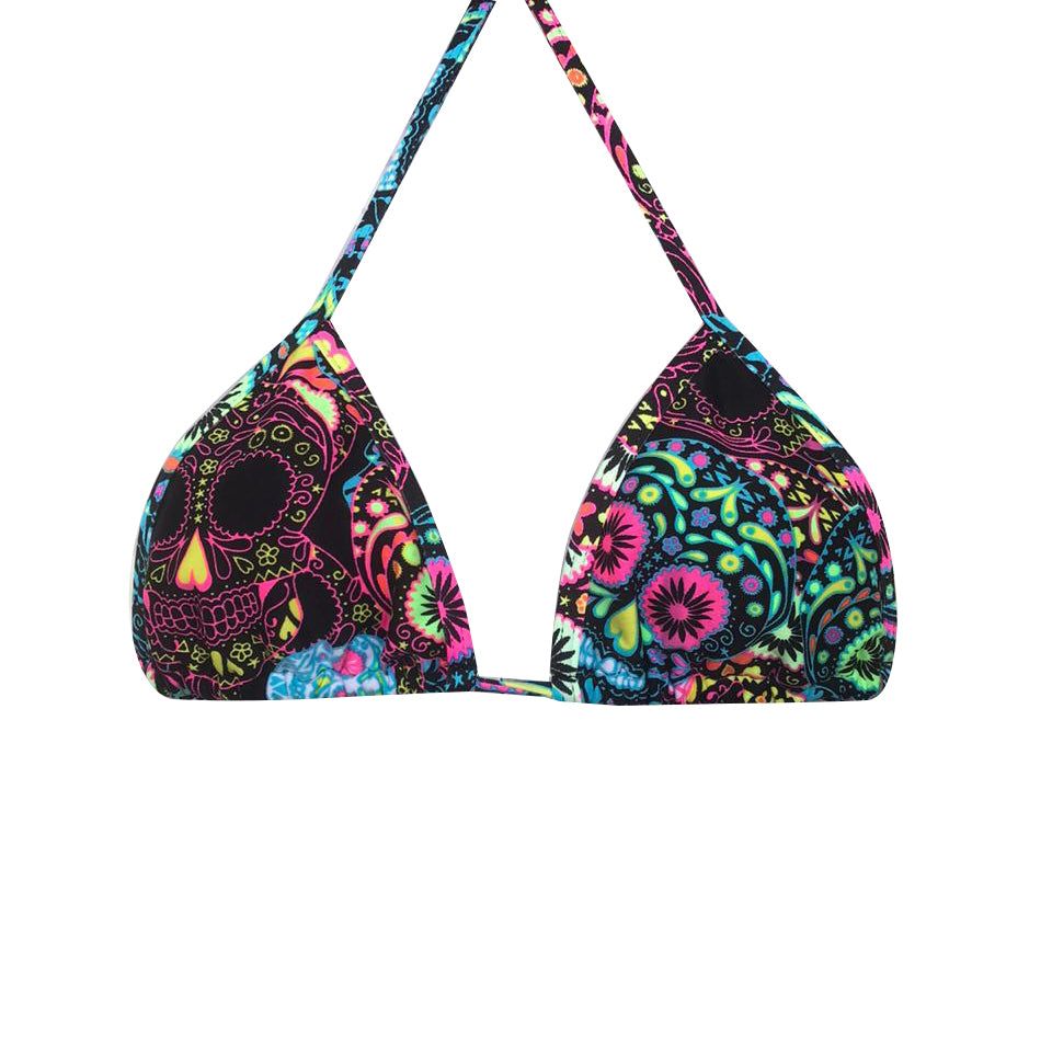 TOP TRIÁNGULO
• Color: estampado de calavera negra
• Bikini triangular
• Relleno: No
• 90% poliamida, 10% spandex
• Echo en Brazil Triangle Bikini, Triangle Top, Saint Tropez, Long Beach, Zebra Rosa, Spandex, Relleno, Bikini Top, Polyamide