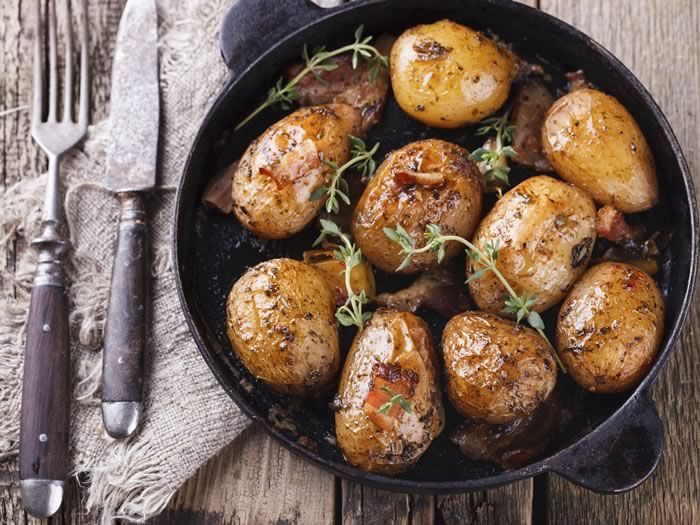 8 Formas Deliciosas De Preparar Patatas Al Horno Comida Recetas Con Patatas Comida Patatas Al Horno