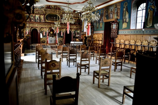 «Εδώ και αρκετό καιρό τώρα παρακολουθώ τις Θείες Λειτουργίες από την τηλεόραση και το Διαδίκτυο. Greece, Dining Chairs, Greece Country, Dining Chair, Dining Table Chairs