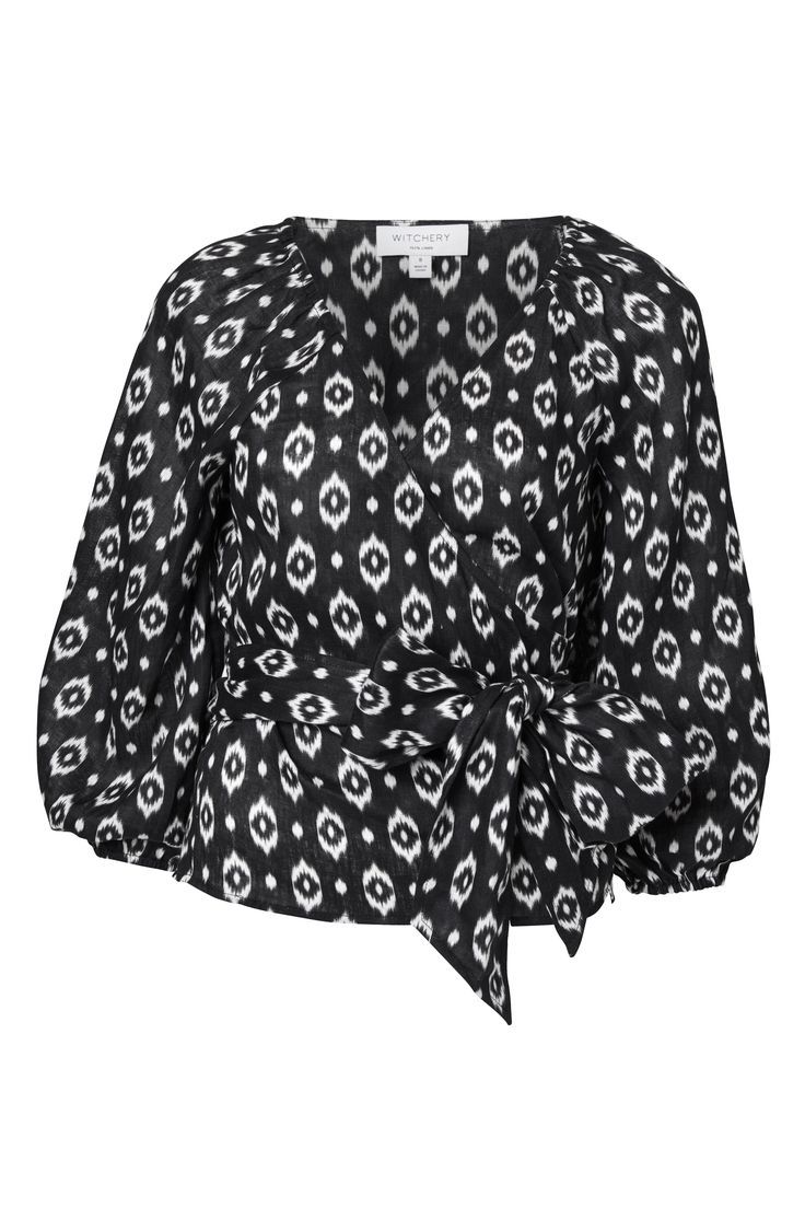Neutrals are the perfect base for a stylish outfit. Style them with a similar colour for an instantly polished look. Or opt for deeper, richer hues - like rust red for example. Latest Fashion For Women, Fashion Online, Womens Fashion, Women Long Sleeve, Long Sleeve Shirts, Ikat Print, Linen Style, Wrap Blouse, Linen Women