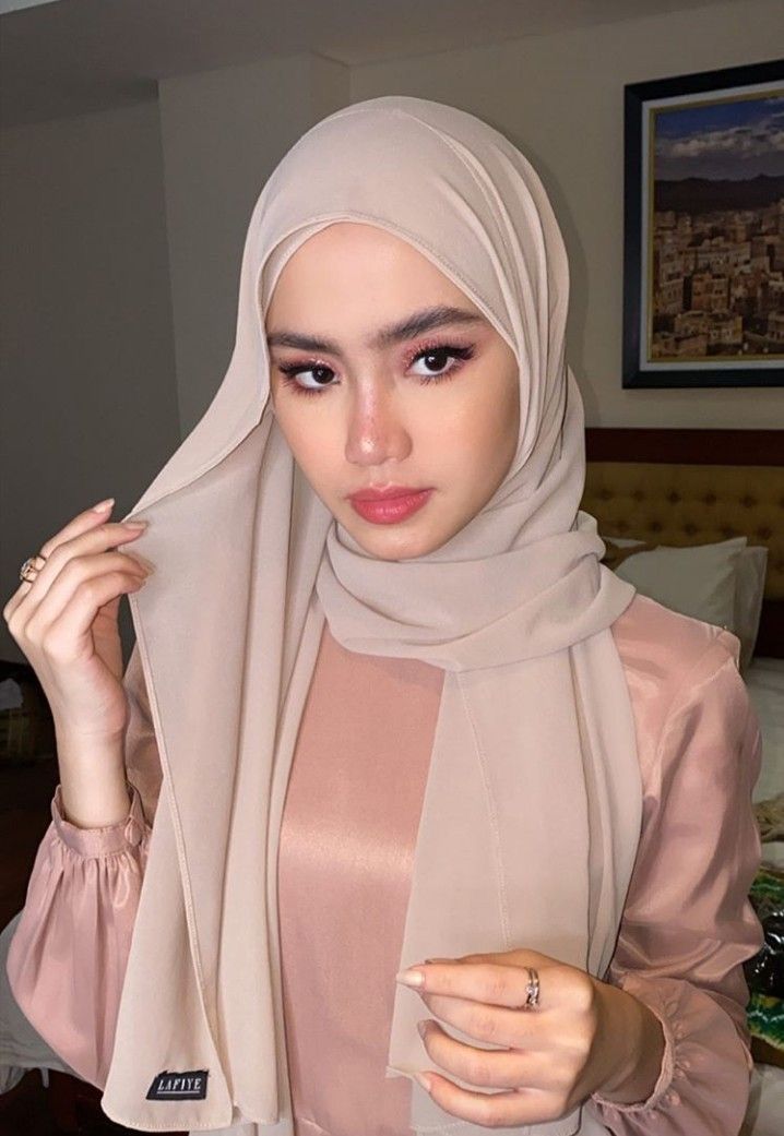 Pin Oleh Ra Na Di Modest Fashion Di 2021 Gaya Hijab Model Pakaian Hijab Gaya Jilbab Pin Oleh Ra Na Di Modest Fashion Di 2021 Gaya Hijab Model Pakaian Hijab Gaya Jilbab