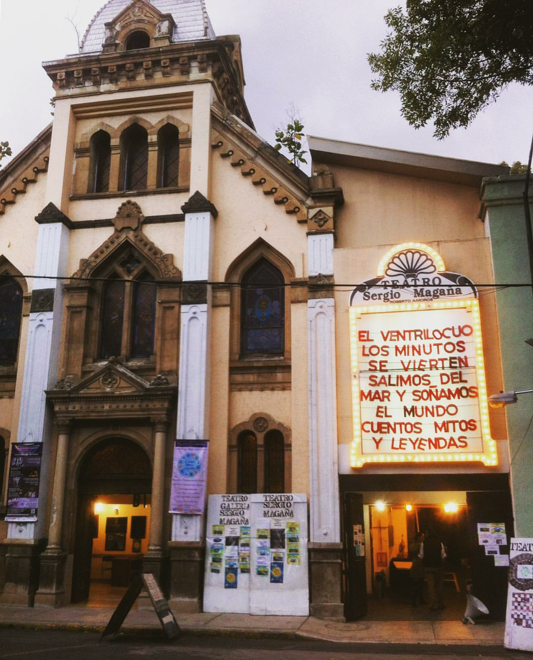 El Teatro Sergio Magaña ha vivido diferentes etapas como primero como iglesia, después como auditorio y… | Secretaria de cultura, Mitos y leyendas, Ciudad de méxico