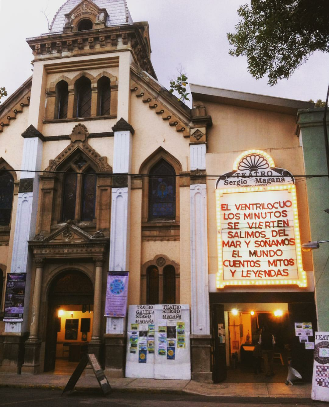 El Teatro Sergio Magaña ha vivido diferentes etapas como primero como  iglesia, después como auditorio y… | Secretaria de cultura, Mitos y  leyendas, Ciudad de méxico