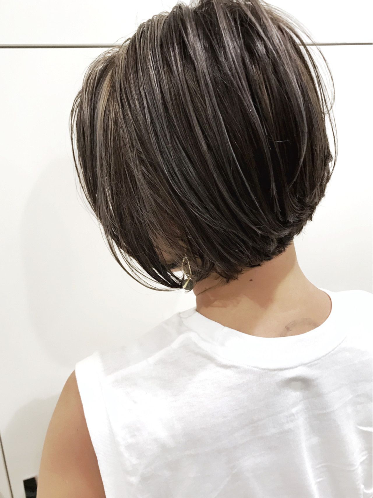 外国人風 ハイライト ボブ バレイヤージュ Hair Design Tea 長谷川 龍太 Hair ショートボブのヘア ヘアスタイリング ハイライト ボブ 外国人風 ハイライト ボブ バレイヤージュ Hair Design Tea 長谷川 龍太 Hair ショートボブのヘア ヘアスタイリング ハイライト ボブ