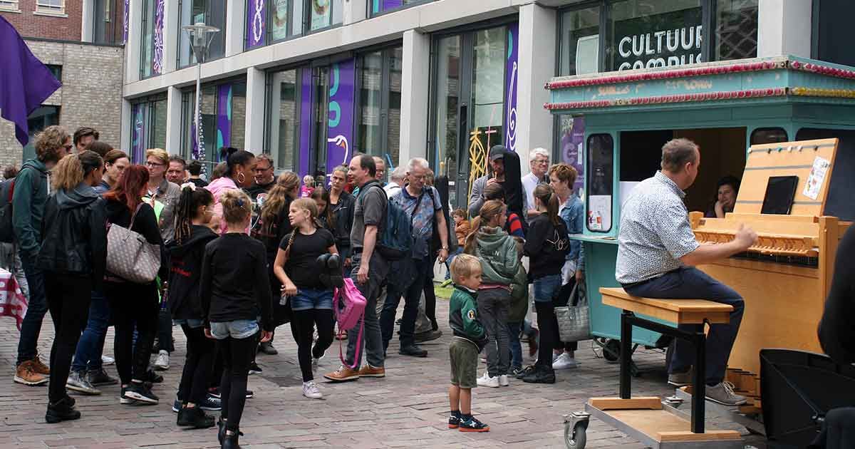 Campusfestival groeit naar wijkpodium voor beginnende makers en professionals Lees verder op http://bit.ly/2KlP8M5 Nieuws en Agenda uit Leidsche Rijn, Vleuten en De Meern vindt je op http://www.regioleidscherijn.nl Street View, Concert, Scenes, Concerts