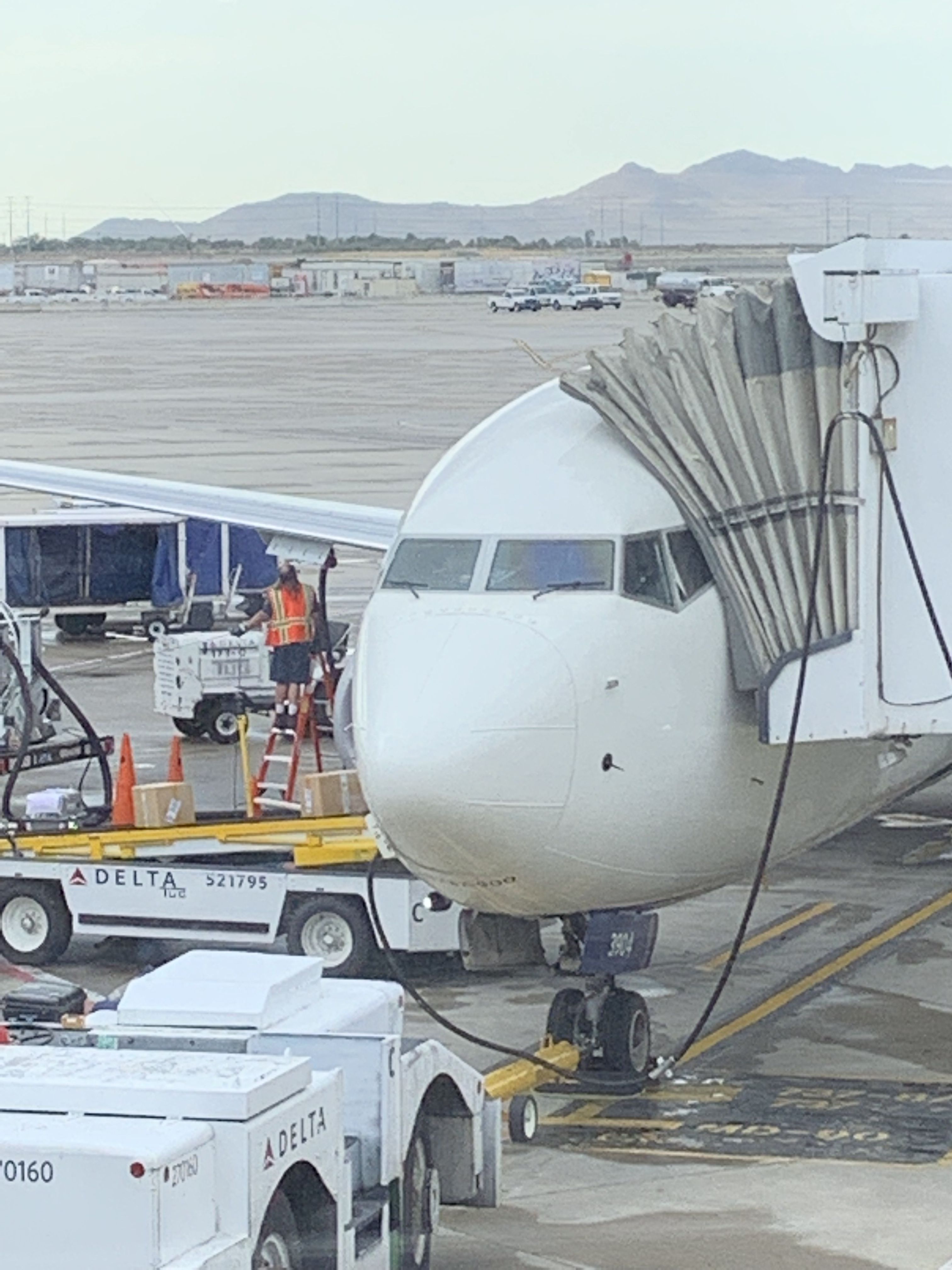 Delta airlines corporate office number