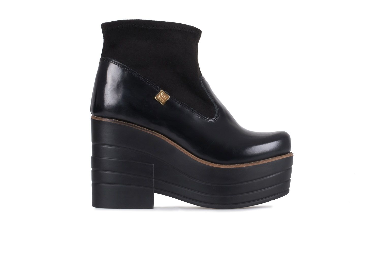 A combinação da pele com a lycra nestes botins dão-lhes o toque original NOTYET. Altura vs estilo único. | Botas, Botins, Estilo