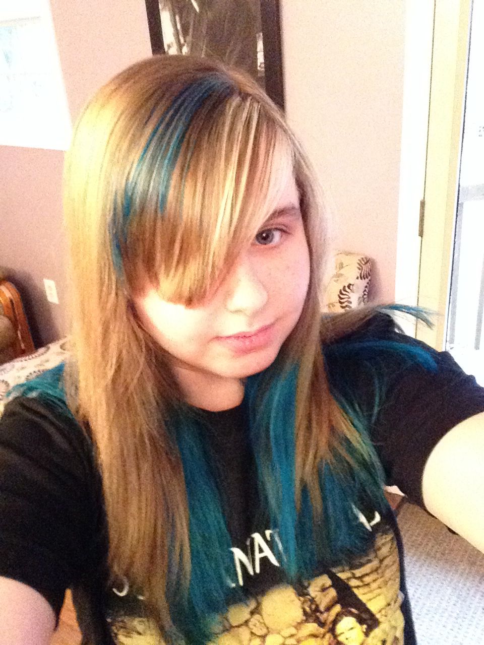 My new hair! 💙 blue ends and bangs and also bleached bangs