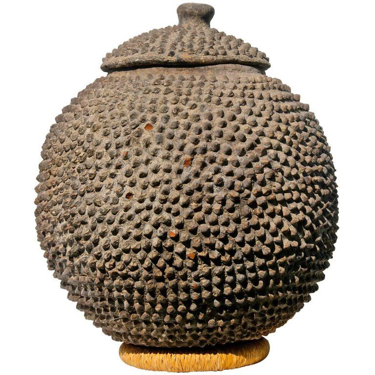 This Baroque Ceramic Vessel Rests On Three Abstract Legs This Elegant And Surreal Centerpiece Was Made By Paolo Polloniato By Ceramic Vessel Baroque Ceramics