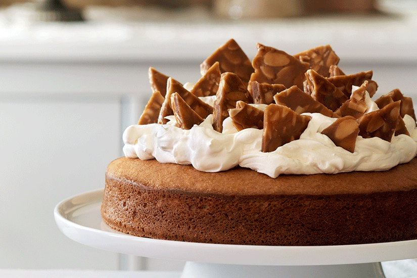 Honey Almond Praline Cake #pralinecake