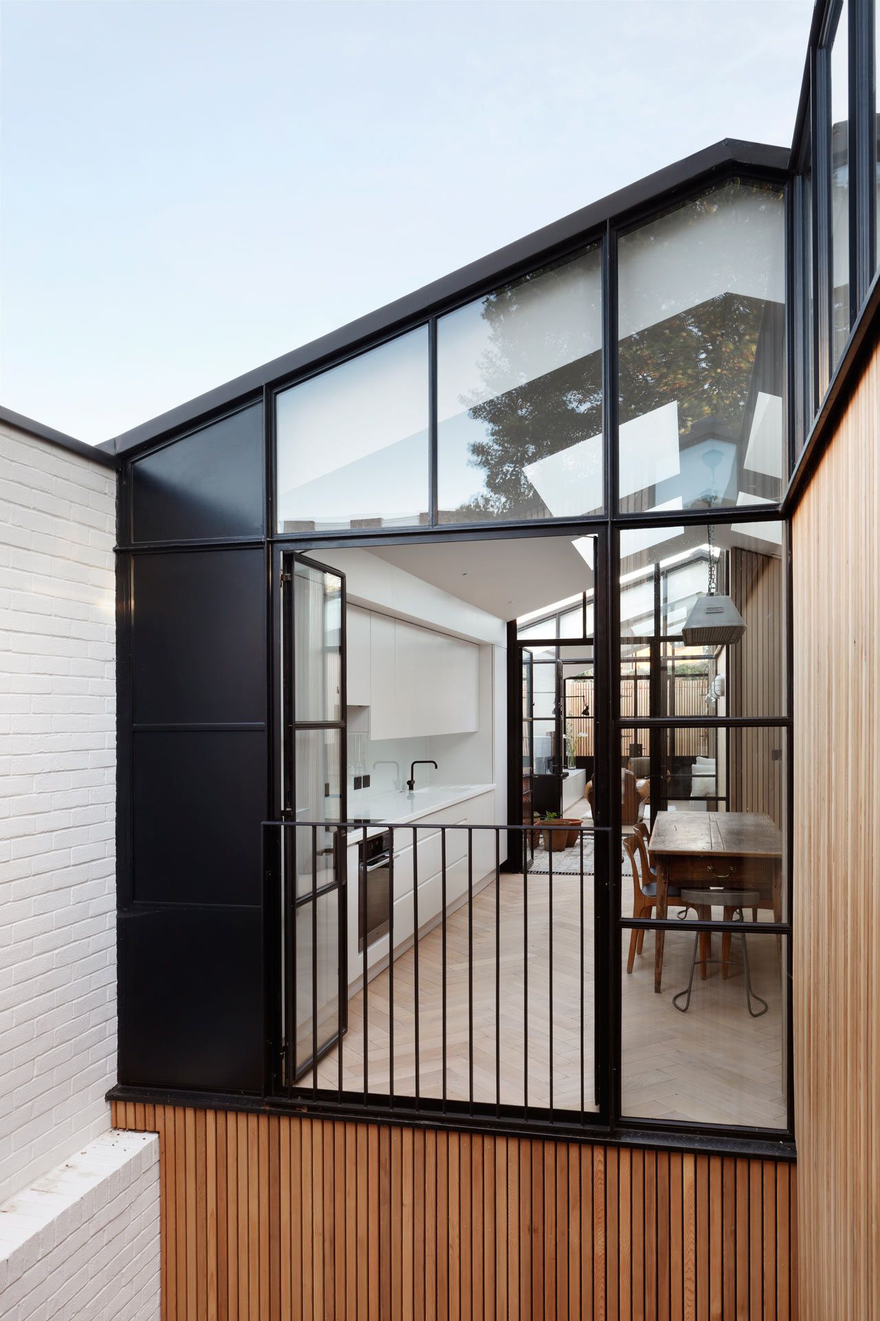 Courtyard house deroseesaarchitects 7a design milk