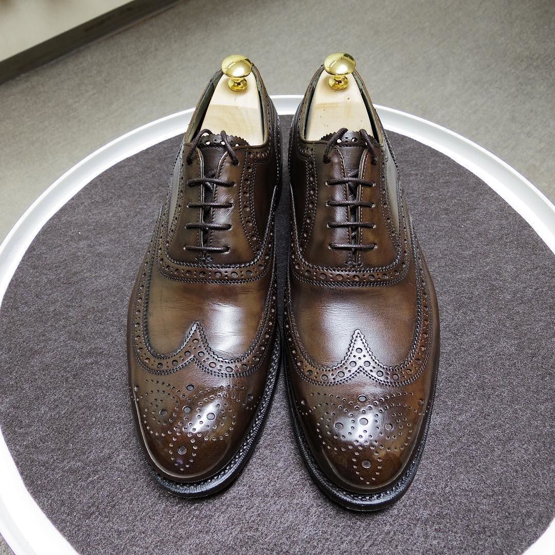 Cheaney 連日アップですみません 履き下ろしから1日やっぱり右足が課題です 左足は自然な皺が入るんですけど右足は親指付け根の形が悪いんですよね Cheaney Cheaney130 Cheaneyregent Shoes チーニー 紳士靴 革靴 Cheaney 連日アップですみません 履き下ろしから1日やっぱり右足が課題です 左足は自然な皺が入るんですけど右足は親指付け根の形が悪いんですよね Cheaney Cheaney130 Cheaneyregent Shoes チーニー 紳士靴 革靴