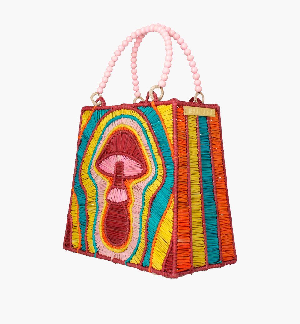 Bolso de rafia tejida a mano. Las correas son de cuentas de madera de colores recicladas de 10 mm. El interior está cubierto por un forro de lino. 20 cm de alto x 22 cm de largo x 12 cm de ancho. Correa de 30 cm. Moon Necklace, Handbags On Sale, More Cute, Raffia, Wooden Beads, Recycling, Coin Purse, Hand Weaving, Objects