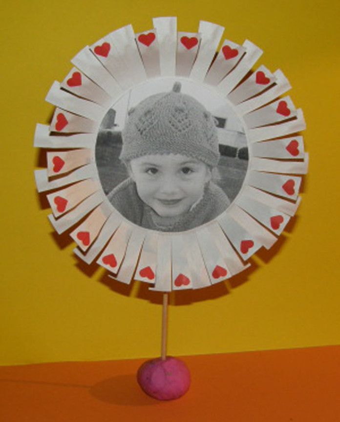 Valentínsky fotorámik - Aktivity pre deti, pracovné listy, online testy a iné Hand Fan, Preschool, Education, Dia Del Amigo, Friends, Kid Garden, Kindergarten, Onderwijs, Learning