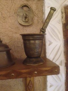 أدوات قديمة وتراثية Old And Traditional Tools Candle Holders Traditional Candles