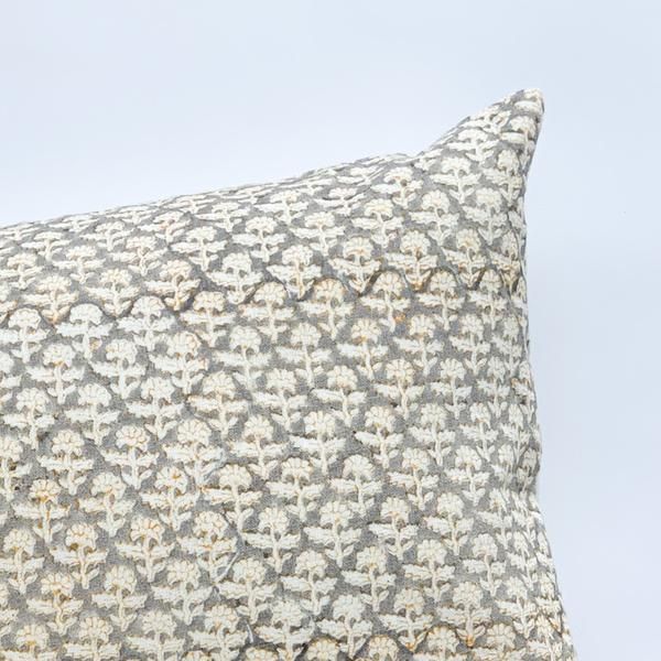 WHITE LEATHER 1X EXCLUSIVE LUXURY CUSHION DIAMOND STITCH PADDED 18/"x18/"