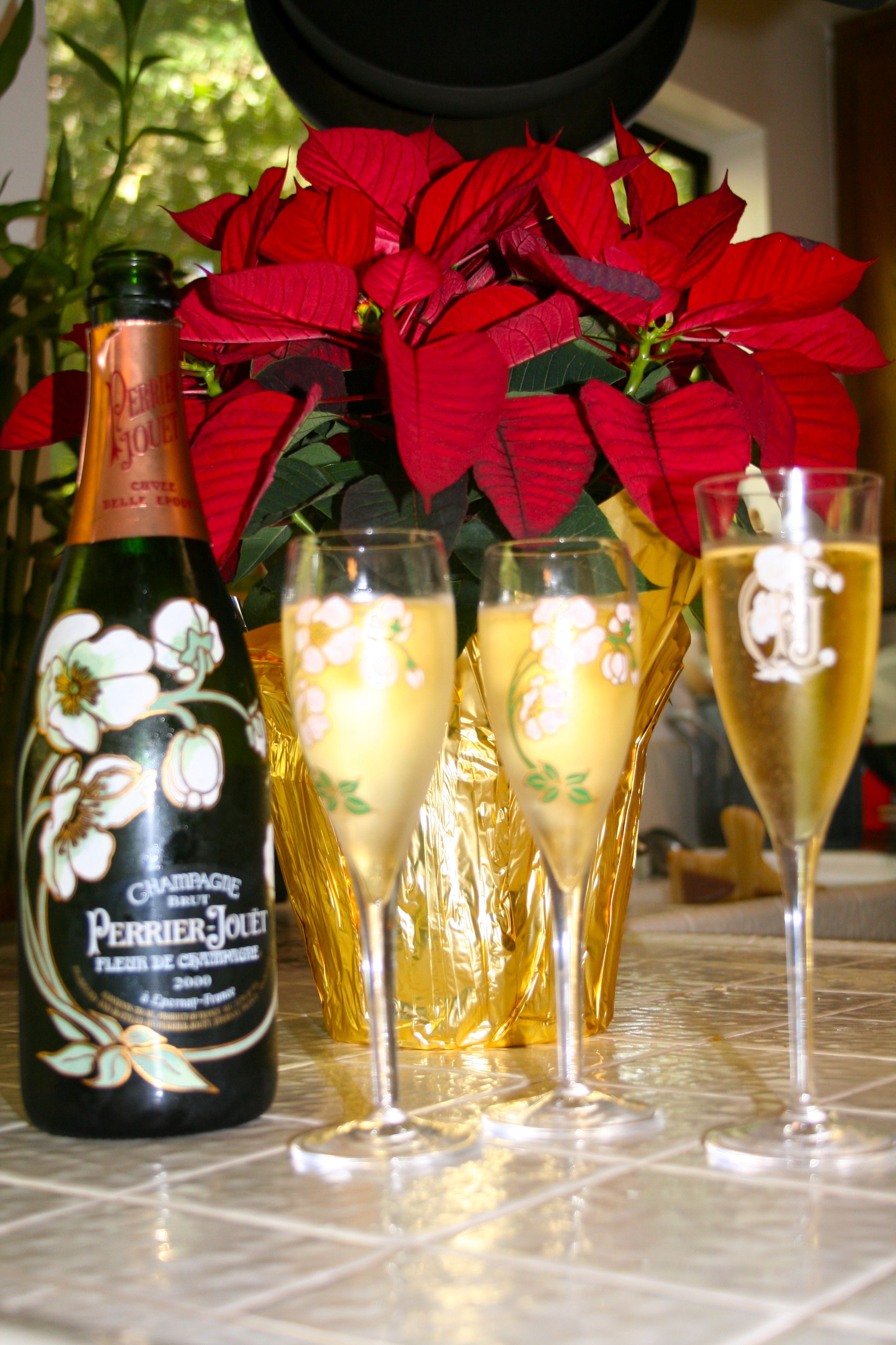 16 Best Gifts For Wine Lovers Online Cooking Classes Gifts For Wine Lovers Wine Gifts Wine Lovers