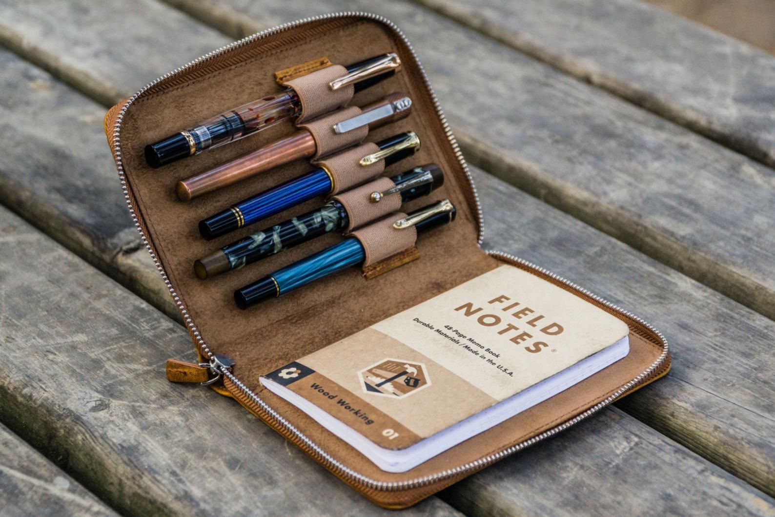 Leather Pencil Case, Leather Zipper, Cow Leather, Times New Roman, Crazy Horse, Leather Notebook Cover, Pencil Pouch, Pencil Cases, Pen Case