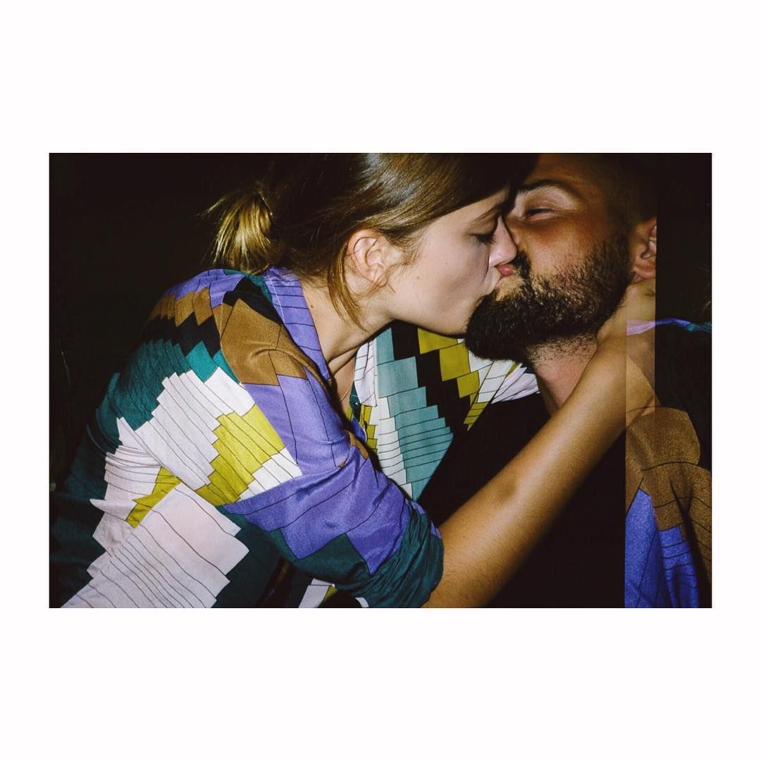 Feel the love partnersuche