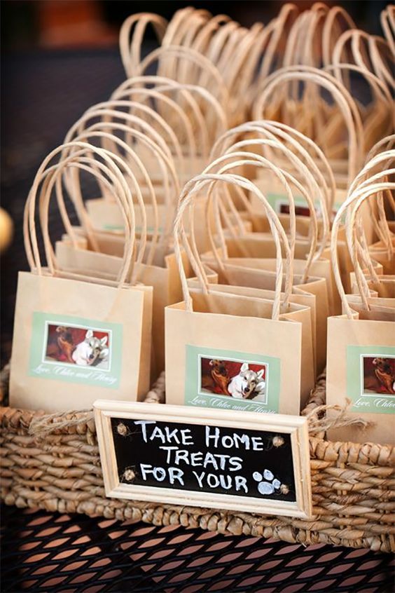 100 Edible Wedding Favor Ideas We Love Doggie Bag Doggies And Favours Doggie Bag Wedding Favors Http Www Himisspuff Cute Fun Favor Ideas 3