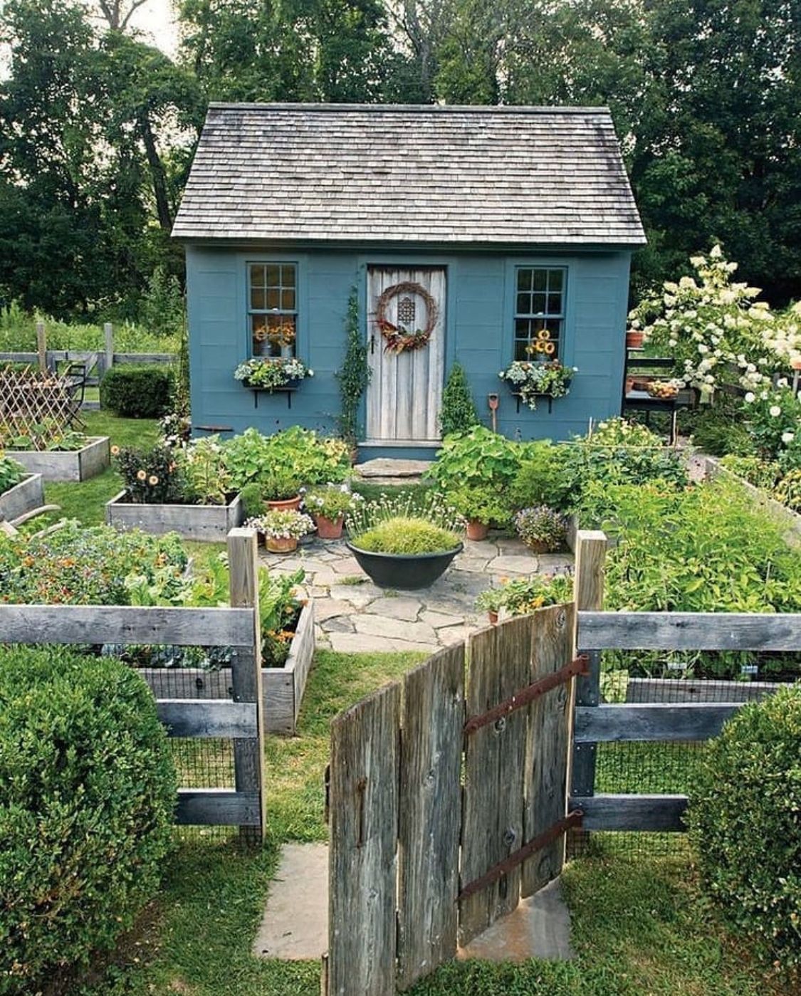 Tiny Garden Cottage Cottage Garden Design Rustic Gardens Cottage Garden
