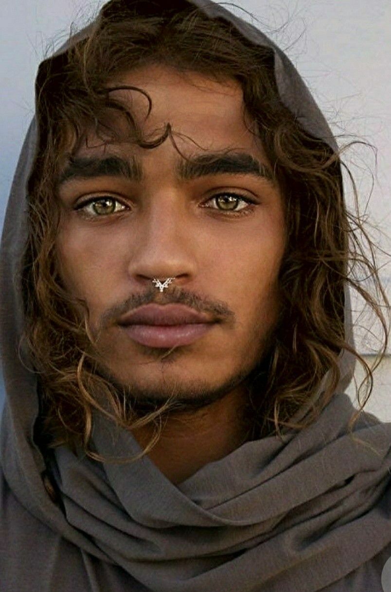 Beautiful Middle Eastern Man Drawing People Interesting Faces beautiful-middle-eastern-man-drawing-people-interesting-faces