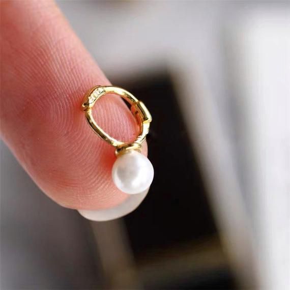 【Product Info】 sold in single or pair Gold/Silver 925 Sterling silver, imported CZ 8mm Hypoallergenic/lead and nickel free all measures are approximate and photo may have been enlarged to show the details【Promotions】1. FREE SHIPPING worldwide with our secret coupon code • JEWEARITYFS • (only offer in selected countries and please read detail in listing image)2. FREE Jewearity Exclusive Travel Jewelry Case with any $75+ USD orders while quantity last.3. Fav our store and receive a bonus gift wit Huggie Earrings Gold, Silver Threader Earrings, Pearl Earrings, Bracelet Storage, Exclusive Travel, Studded Necklace, Travel Jewelry Case, Huggies Earrings, Enlarged