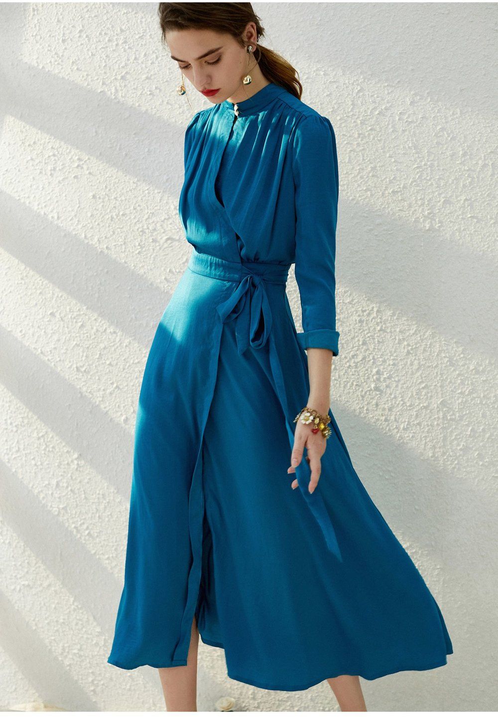 Experience this gorgeous blue wrap dress for every occasion Midi Wrap Dress, Midi Dress Summer, Lace Dress, Wrap Dresses, Blue Midi Dress, Flowy Dress, Teal Dress Outfit, 1940 Dress, Retro Dress