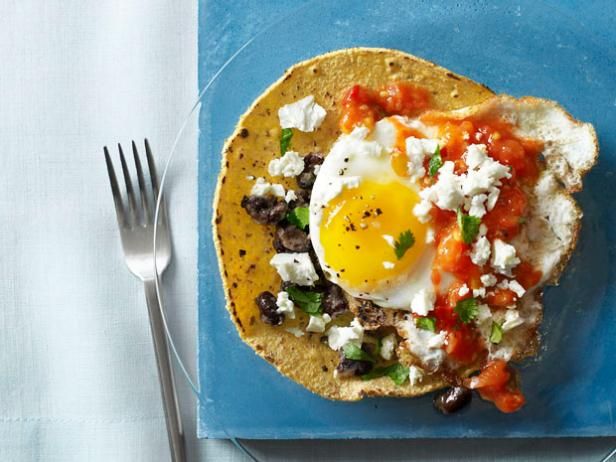 best healthy breakfast recipes food network huevos rancheros sunny s huevos rancheros from food network magazine are completely customizable so you can build your
