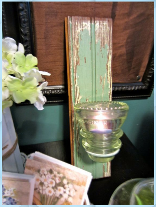 Vintage beadboard & Insulator candle sconces | Porcelana Fria Kawaii