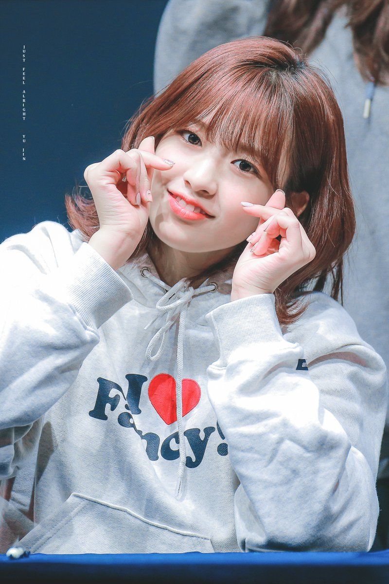 ahn yu jin just feel alright iz one yuri iz one yujin ahn yu jin just feel alright iz one yuri iz one yujin