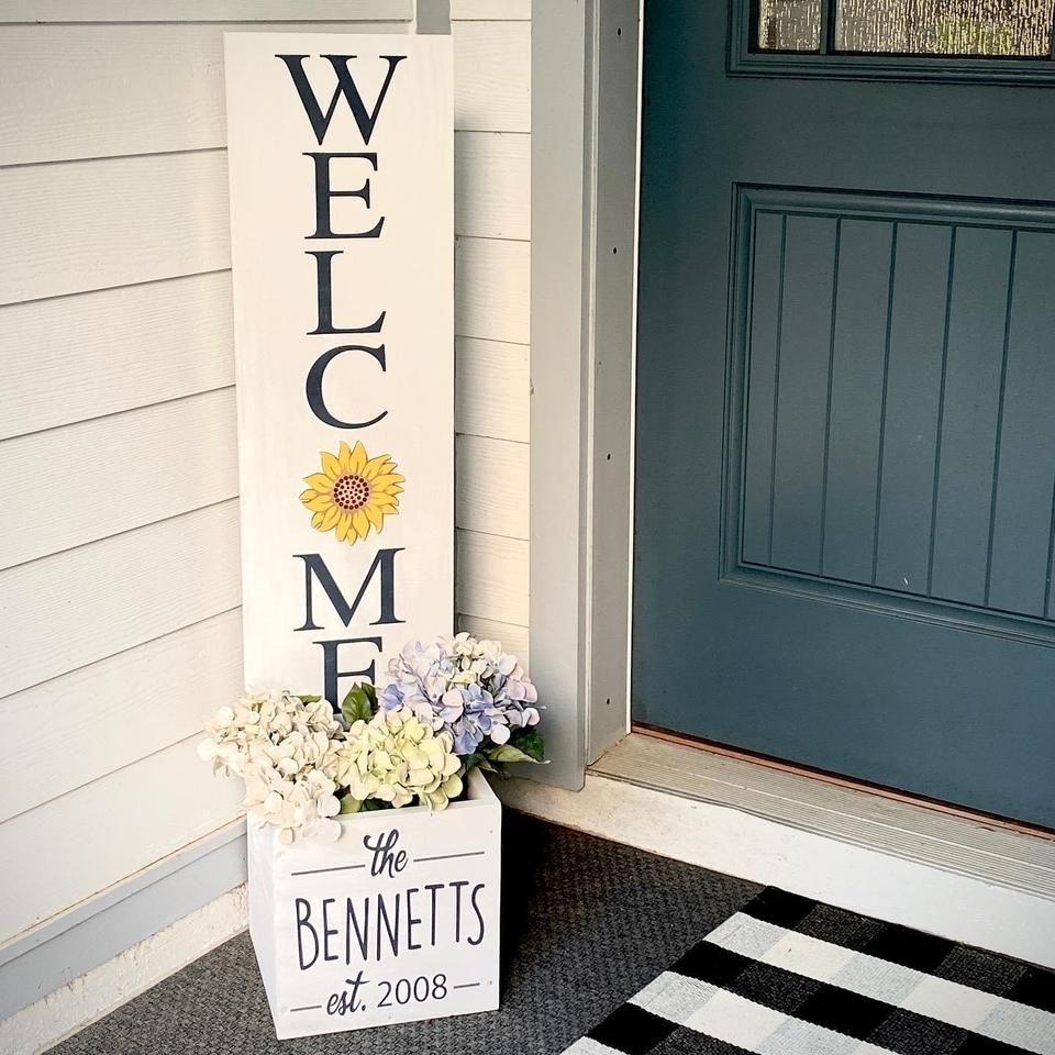 Interchangeable Welcome Planter: Welcome Planter – Paisley Grace Makery Welcome Signs Front Door, Wooden Welcome Signs, Front Porch Signs, Front Door Decor, Outdoor Welcome Sign, Wood Signs, Welcome Decor, Spring Sign, Spring Decor