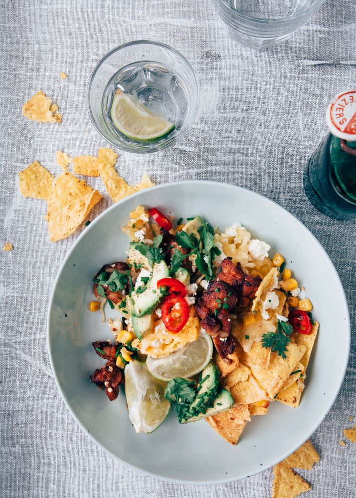 Weekendbites: Nachos recept met kip, feta en mais I Love Food, A Food, Good Food, Food And Drink, Yummy Food, Mexican Food Recipes, Healthy Recipes, Ethnic Recipes, Quick Family Meals