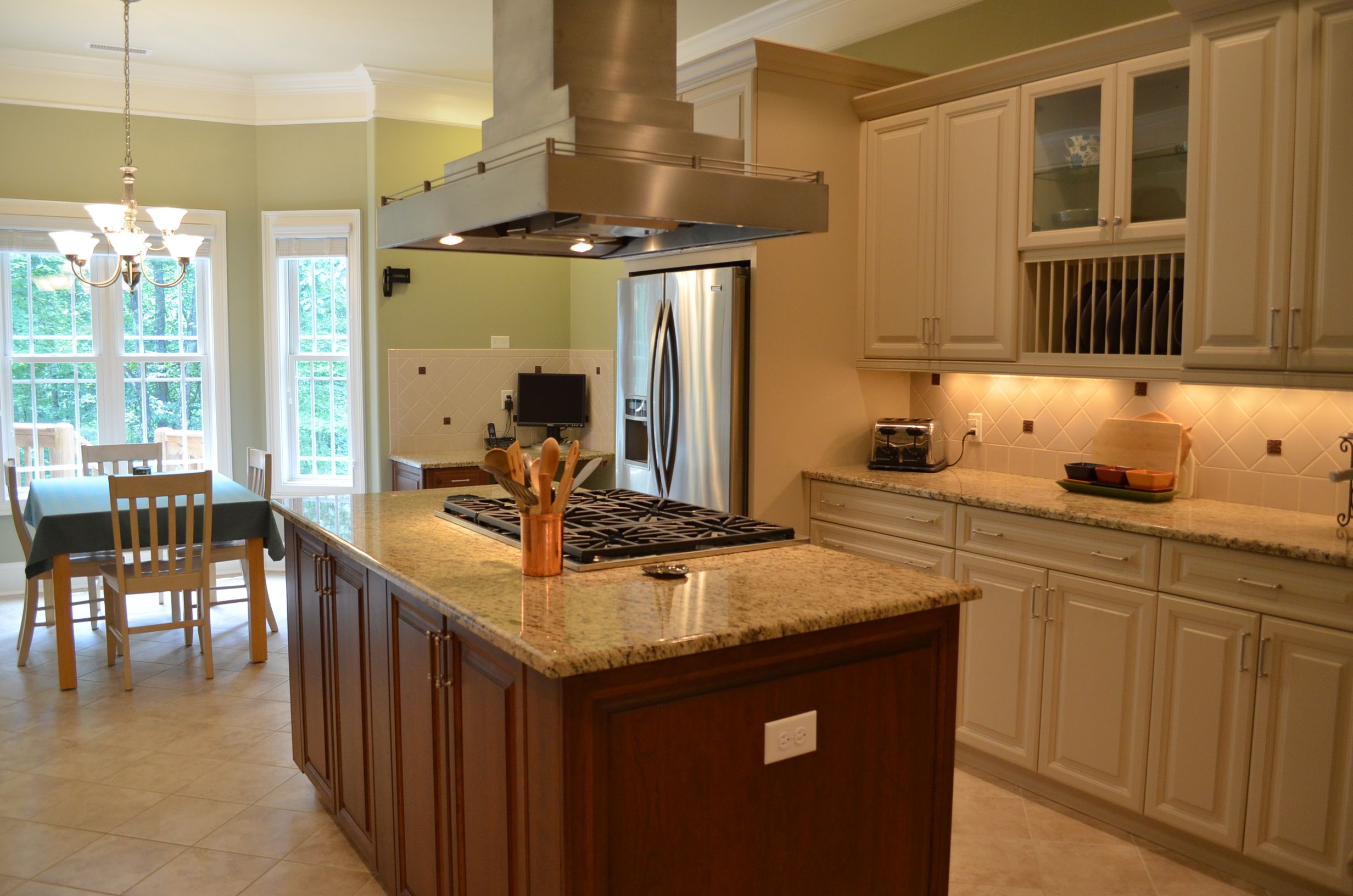 Sophisticated And Super Functional This Gorgeous Kitchen Has It All Sophisticated And Super Functional This Gorgeous Kitchen Has It All Six Burner Dacor Gas Cooktop With Overhead Exhaust Fan Dual Stainless