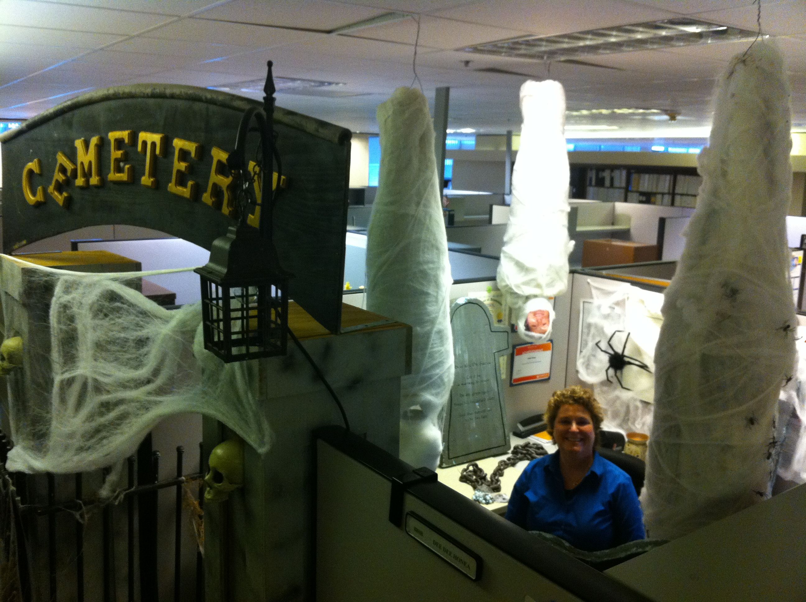 More Cemetary Cubicle | Halloween cubicle, Cemetary ...