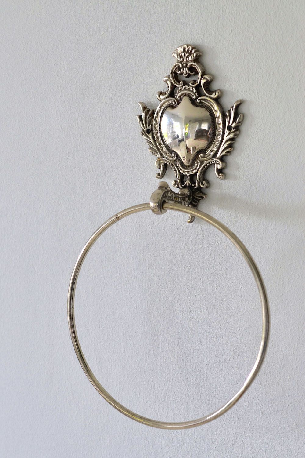 Always in high demand. A sturdy towel ring with a classic French-scroll design on the back plate. Suitable for big towels and bath sheets. - Size – 18,5cm (ring diameter); back plate – 14,5cm x 10cm - Silver plated on brass - Made in India - Imported by Masquerade Towel Rings, Bath Sheets, Back Plate, Scroll Design, Hanging Hooks, Masquerade, Silver Plate, Plating, Brooch