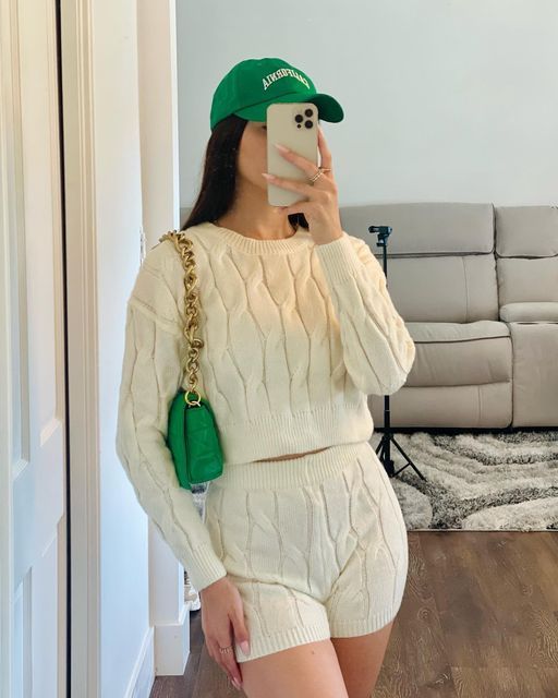 Andrea Bello✨ on Instagram: "Shein Black Friday Sale$$ • • • outfit from @sheinofficial @shein_us ID: 10743009, 11001572 Discount: SGF594 SHEIN Black Friday Sale is kicking off! Up to 85% OFF! Daily #SHEINgoodfinds Flash Sale inspo, pinterest vibes, fall season, fall outfit, street style, neutral feed, effortless chic, minimal aesthetic, pinterest inspo, outfit, aesthetic feed, ootd, style diaries, streetwear style, streetwear, comfy #SHEINgoodfinds #SHEINforall #SHEINblackfriday #SHEI Cozy Fall Outfits, Minimal Aesthetic, Effortless Chic, Man In Love, Fall Season, Streetwear Fashion, Black Friday, Kicks, Sweater Dress
