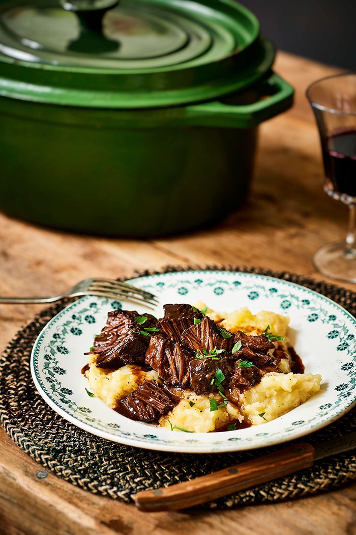 Voer voor Vrienden: Het menuboek voor zorgeloze etentjes door Eva Posthuma de Boer is zojuist verschenen.… Rice In Crockpot, Veal, Main Course, Beef Recipes, Diner, Carne, Comfort Food, Bbq, Good Food