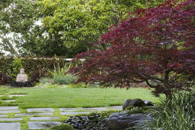 asiatische-gartendeko-buddha-statue-garten-japanisch-ahorn-gras ... asiatische-gartendeko-buddha-statue-garten-japanisch-ahorn-gras ...