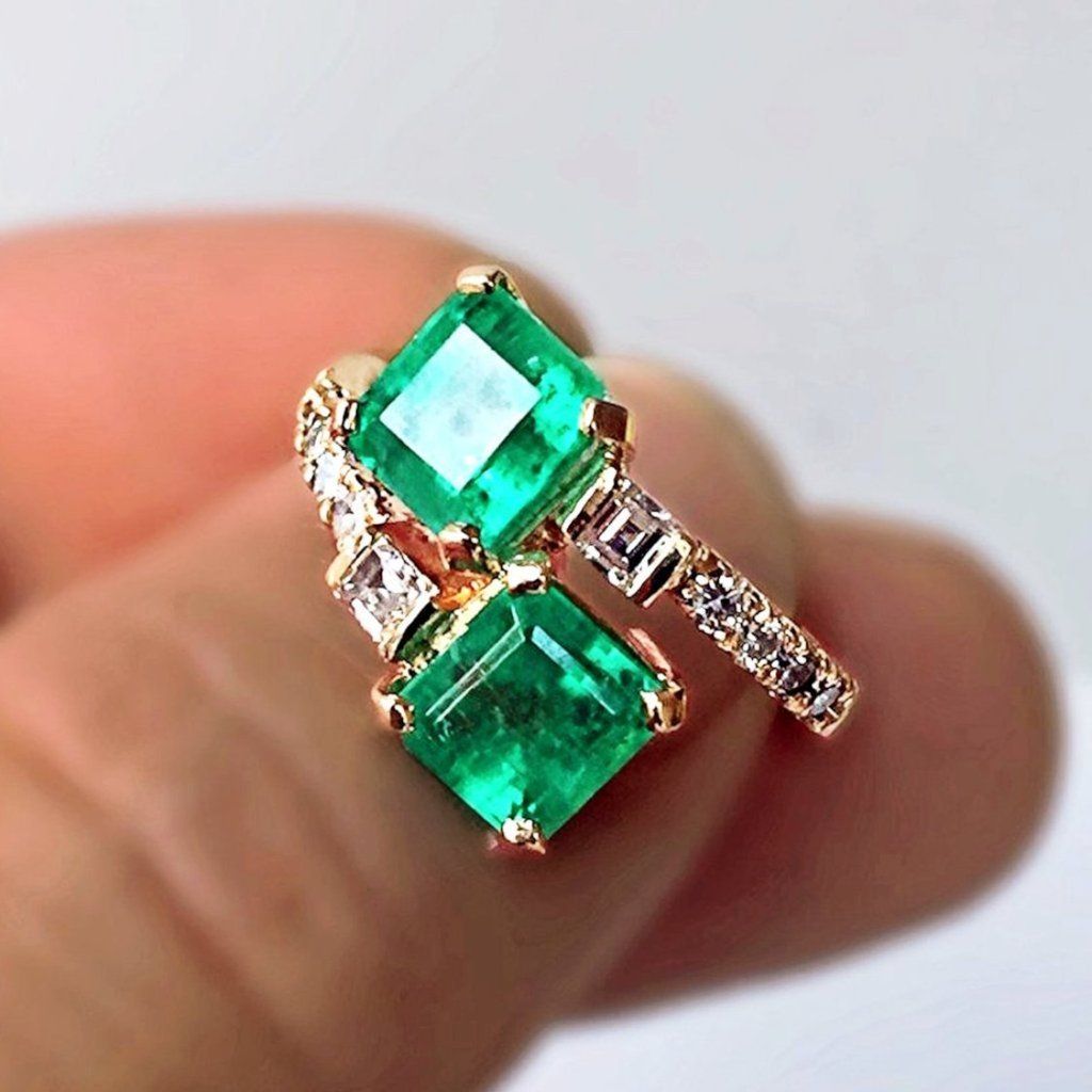 4.10 Carats Bypass Ring with Natural Fine Colombian Emerald & Diamond