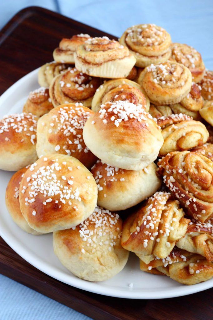 Rahkapullataikina (munaton) - Suklaapossu Pie Recipes, Sweet Recipes, Finnish Recipes, Bakewell Tart, Sweet Pastries, Sweet Roll, Yummy Food, Delicious, Baking Sweet