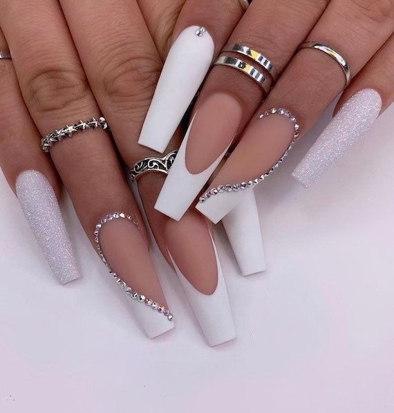 This Unhas de acrílico e press on item by MaryGlowNails has 121 favorites from Etsy shoppers. Ships from Estados Unidos. Listed on 25 de Mai de 2022 Acrylic Nails Coffin Pink, Classy Acrylic Nails, Long Square Acrylic Nails, Long Square Nails, White Coffin Nails, Wedding Acrylic Nails, Acrylic Nail Set, Coffin Acrylics, Coffin Press On Nails