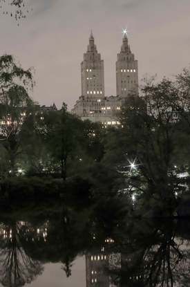 Twin Greek Temples (Nightfall), New York City by Roberta Fineberg, 2017 | Photography | Artsper (661632)