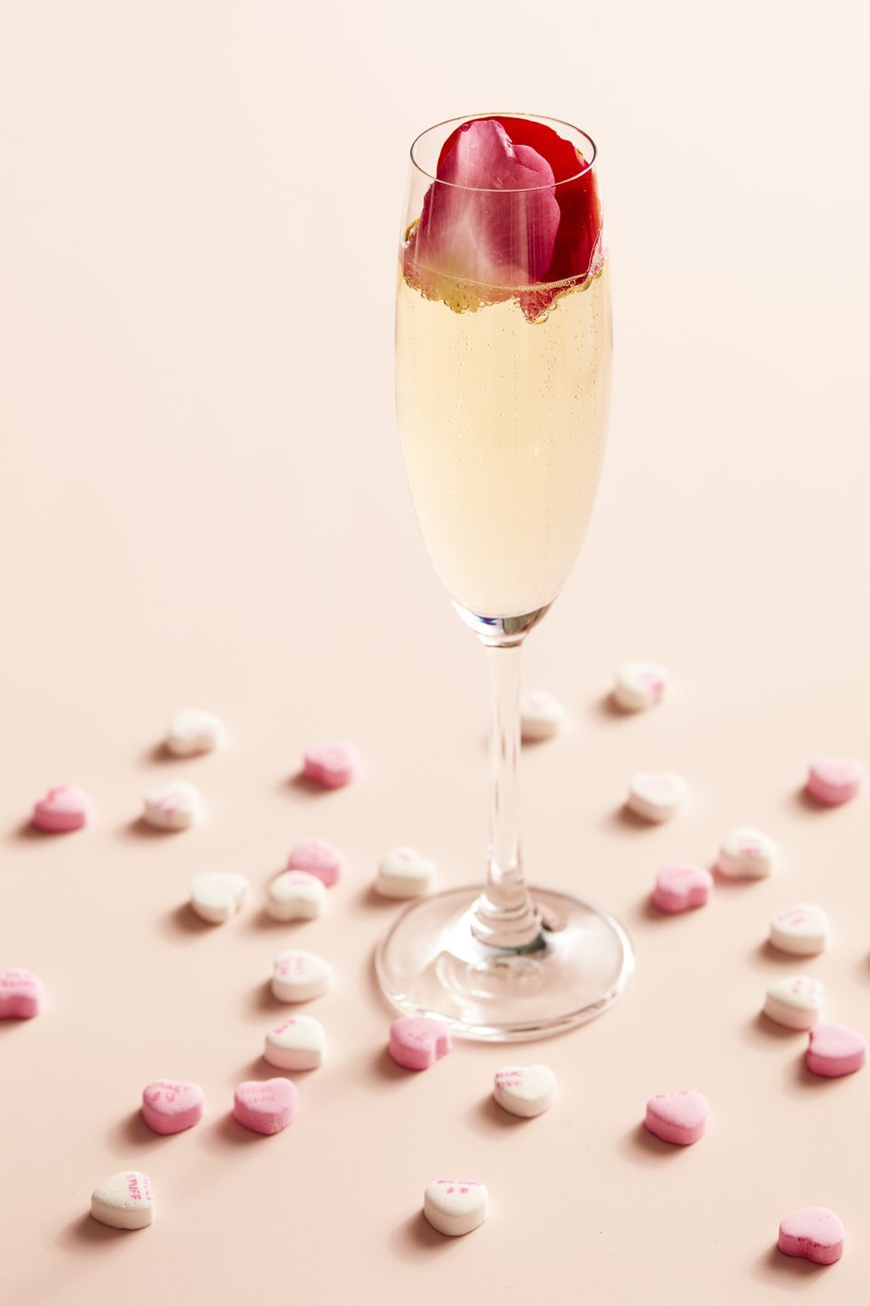 20 Fun Cocktails for Valentines Day That You Can Actually Make Yourself images foto 20 Fun Cocktails for Valentines Day That You Can Actually Make Yourself