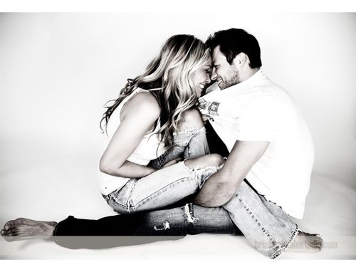What Men Really Think Of Women Making The First Move Couple